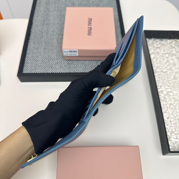 超激安ブランド財布偽物角部分ディテール